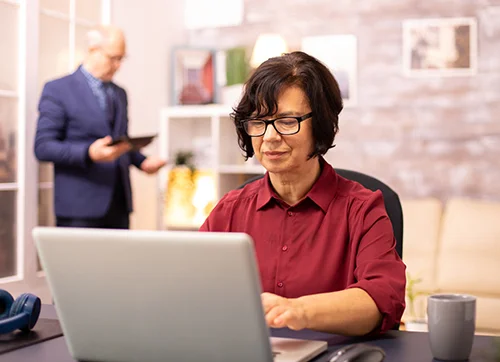 Virtual Employee Working